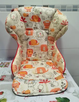 Trona Jane convertible en mesa y silla