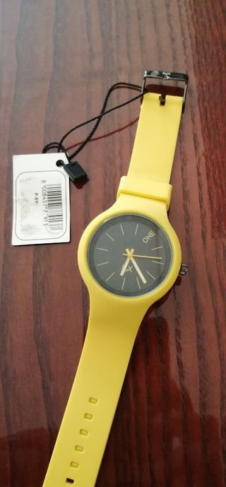 Orologio ONE al quarzo giallo e nero