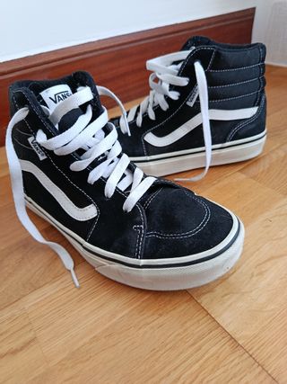 Zapatillas Vans SK8-Hi Negras y Blancas
