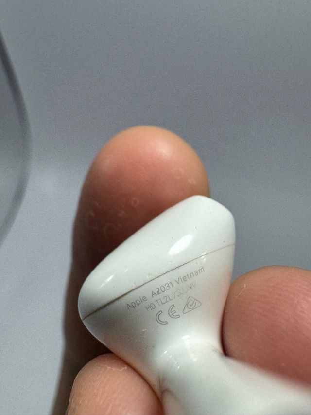 auriculares AirPods 2ª Gen con funda verde