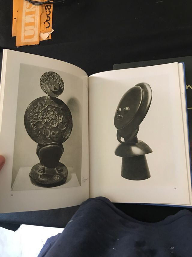 Lote de 2 libros de Max Ernst. Pintor