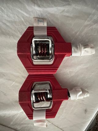 Pedales mixtos C/ y S/ calas