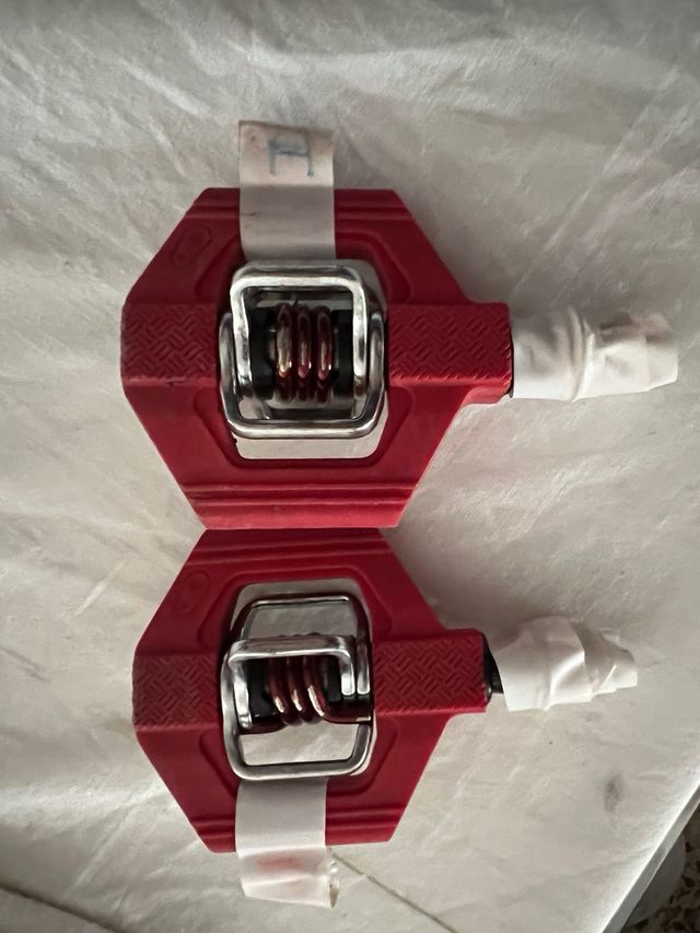 Pedales mixtos C/ y S/ calas