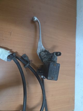 Manetas y bomba freno Honda Dylan 125
