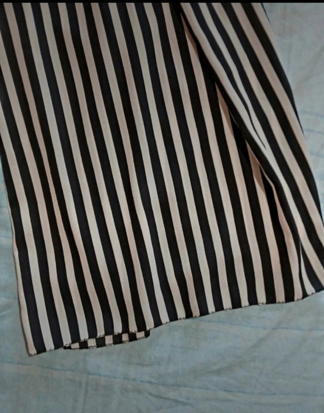 Pantaloni a palazzo righe bianche e nere