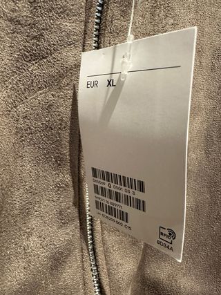 Chaqueta efecto ante H&M nueva con etiqueta.
