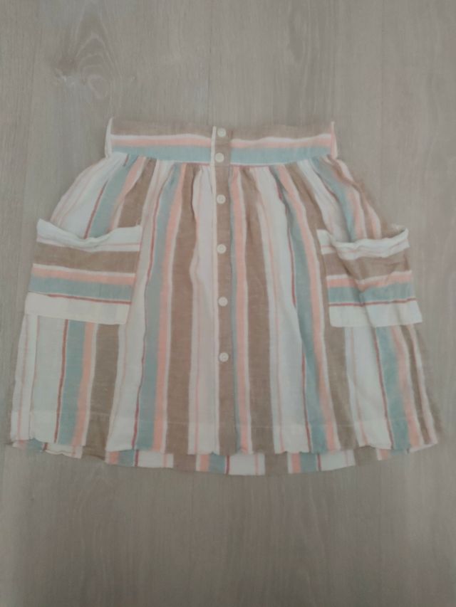 Falda de rayas con bolsillos