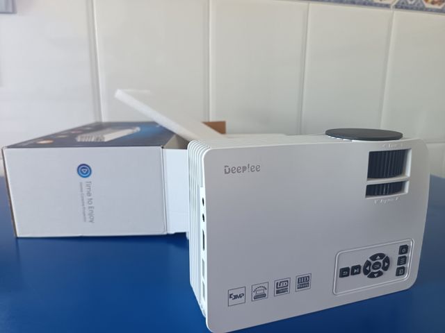 Proiettore home cinema a LED una volta usato