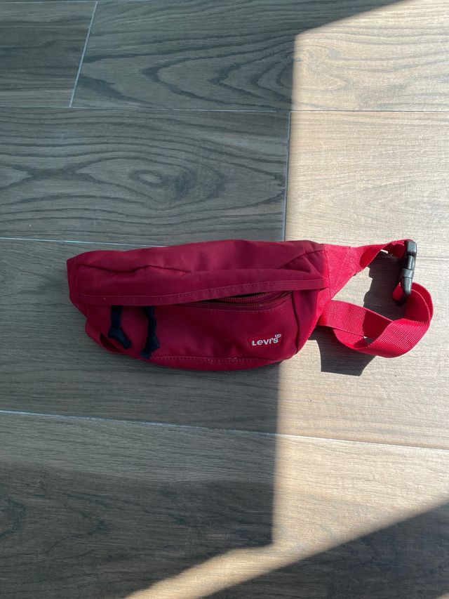 Riñonera Levi's Roja