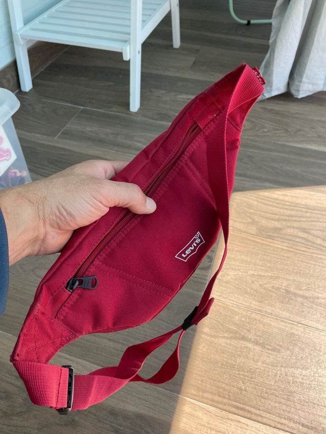 Riñonera Levi's Roja