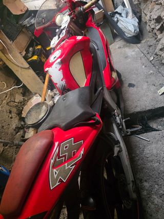 Aprilia 49cc Roja 