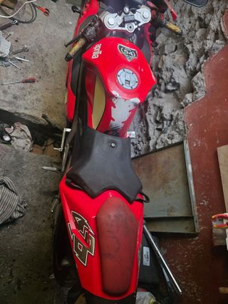 Aprilia 49cc Roja 