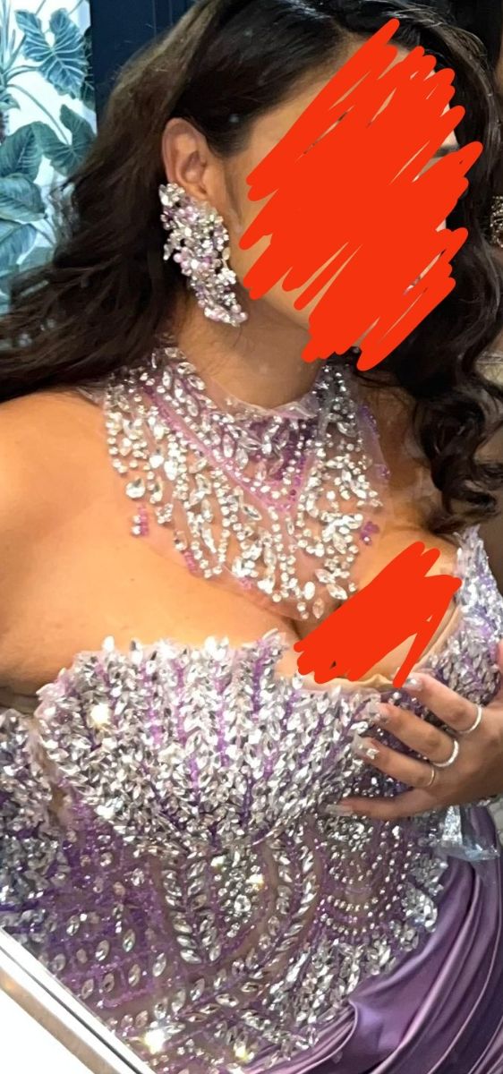 Vestido largo malva con complementos pedrería 