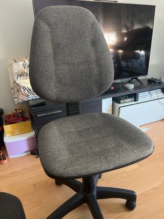 Silla de escritorio ergonómica gris