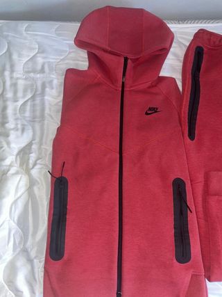 Conjunto Nike Tech Fleece Rojo