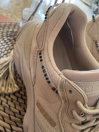 Zapatillas Guess plataforma beige