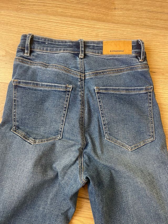 Vaqueros campana Stradivarius