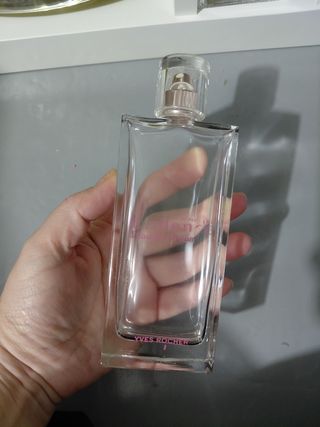 Bottiglie di profumo vuote