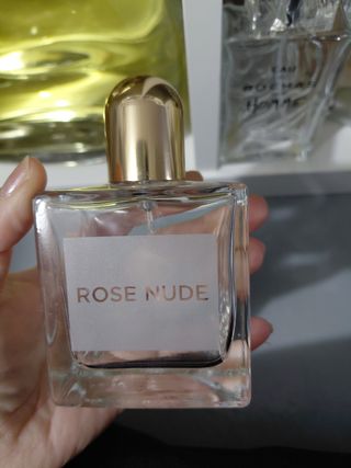 Bottiglie di profumo vuote