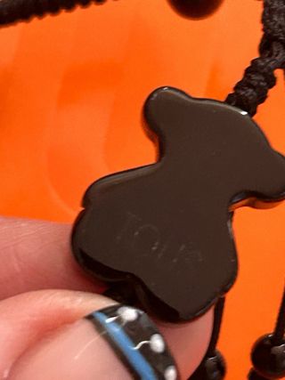 Pulsera negra de cordón con osito y cuentas