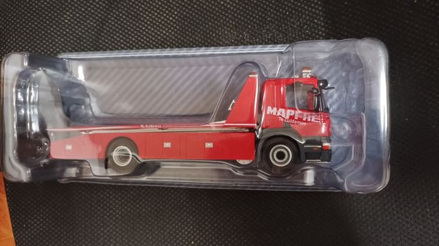 Camión Scania P-320 de Salvat.