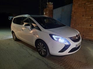 Opel Zafira Tourer 2013