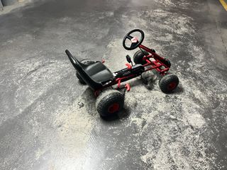 Coche de pedales para niños