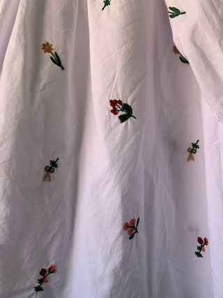 Blusa Zara blanca bordada flores