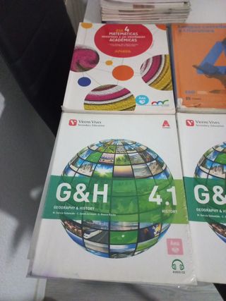 Libros 4 eso 10 euros cada uno