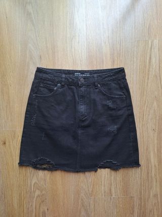Falda vaquera negra Stradivarius Talla S