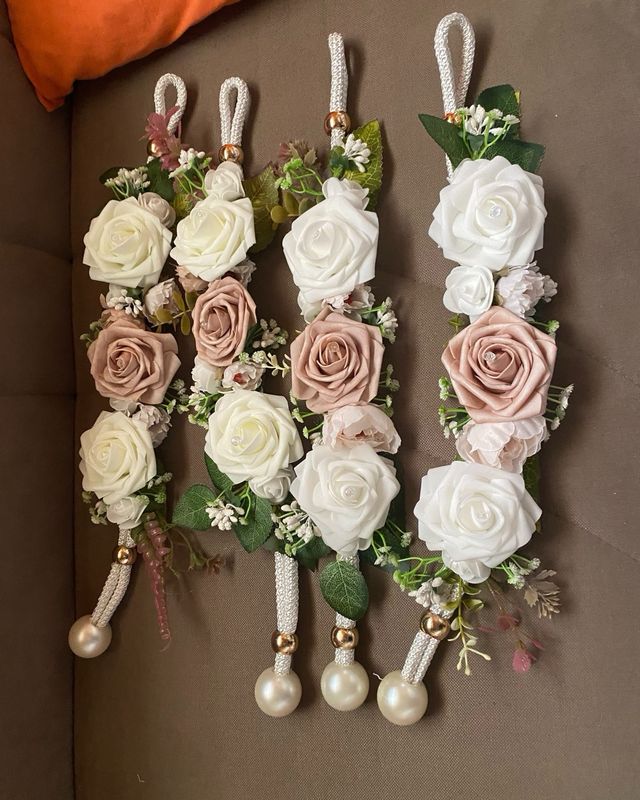 Ambrasse tende fiori rosa e bianchi