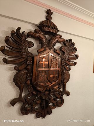 Escudo madera grande 94x121 cm