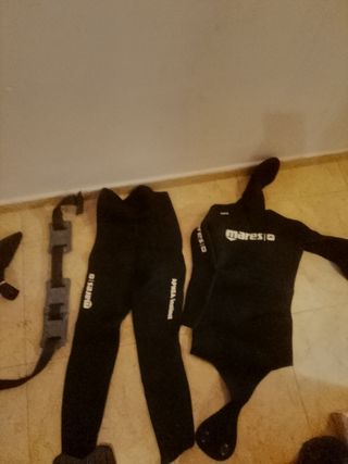 Traje de buceo Mares con aletas y arpón plomo 6 kg