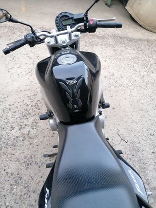 Yamaha FZ6N Moto