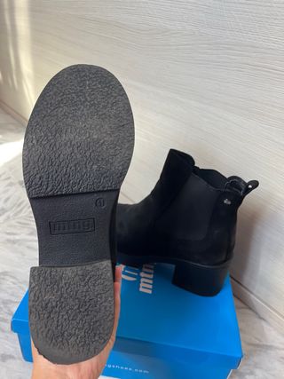 Botines Mustang Negros Mujer
Tienen solo 1 uso