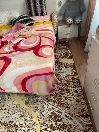 Alfombra grande diseño abstracto