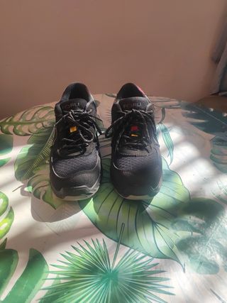 Zapatillas de seguridad FORLI negras y rojas