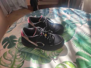 Zapatillas de seguridad FORLI negras y rojas