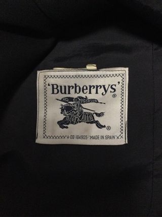 Americana y Falda Burberry Negra