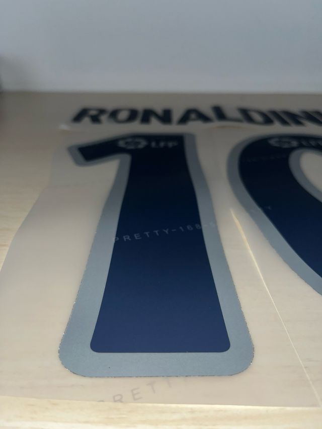 Serigrafía dorsal Ronaldinho 10 FC Barcelona 03-04