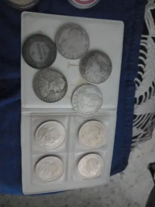 4 Monedas Carlos III 1778-1800 y monedas del vatic