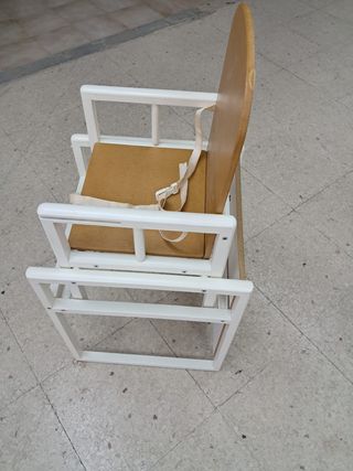 Liquidación TRONA EVOLUTIVA MADERA. Mesa y Silla.