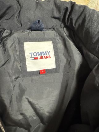 Anorak Tommy Hilfiger negro
