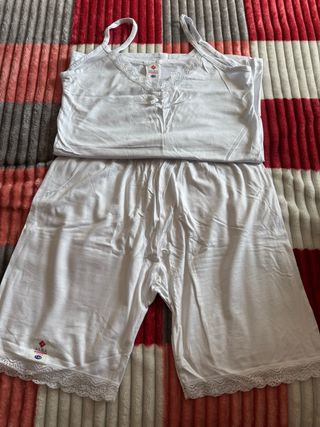 Conjunto Alba: Camiseta y Pantalón Corto
