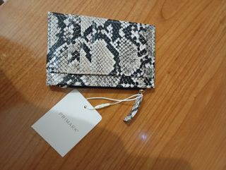 Tarjetero Primark estampado serpiente