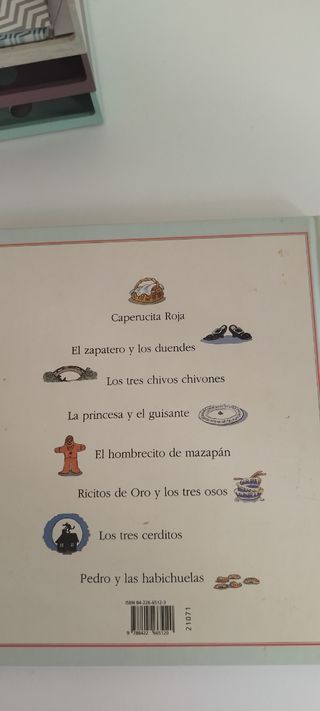 Cuéntame un cuento / Georgie Adams, ilustración...