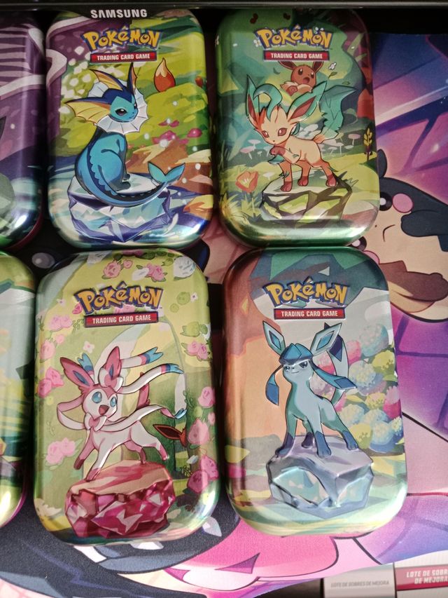 Latas Pokémon Eevee Evolutions Vacías