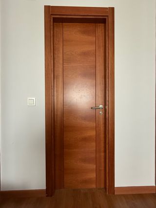 Puerta abatible madera 60 cm
