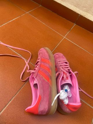 Adidas Gazelle Rosa y Rojo