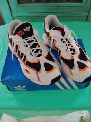 Zapatillas Adidas Deportivas Naranja y Blanco